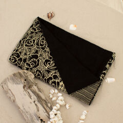 Batik Strandlaken met Pompons Play the Game